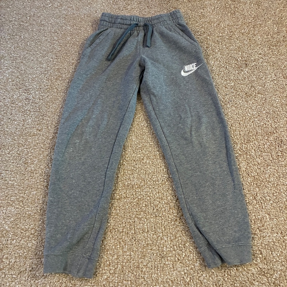 Nike Gray Fleece Jogger Sweatpants Drawstring Logo Athletic Boys Small